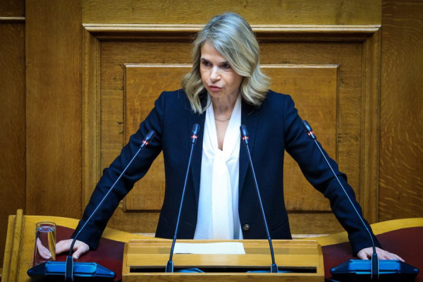 Αποστολάκη: Θέσπιση κανόνων απέναντι στην ασυδοσία των τραπεζών και στις ολιγοπωλιακές πρακτικές