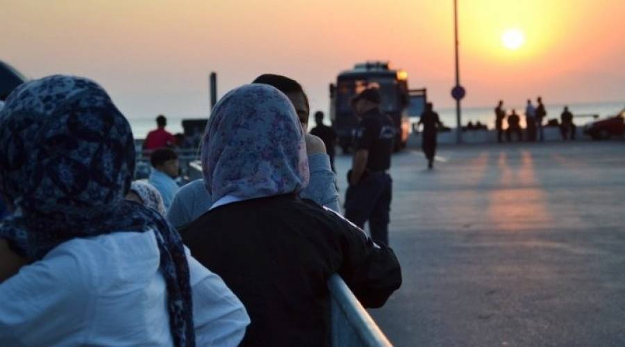 Νέες μετακινήσεις μεταναστών - προσφύγων από τα νησιά στην ενδοχώρα
