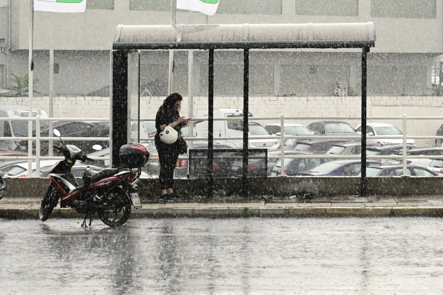 ΥΠΕΚΑ: Έκτακτα μέτρα για την προστασία των εργαζομένων του ιδιωτικού τομέα από τα ακραία καιρικά φαινόμενα