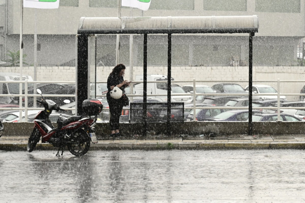 ΥΠΕΚΑ: Έκτακτα μέτρα για την προστασία των εργαζομένων του ιδιωτικού τομέα από τα ακραία καιρικά φαινόμενα