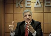 Ο Πατούλης στοχοποιεί τη Δούρου για τις πλημμύρες