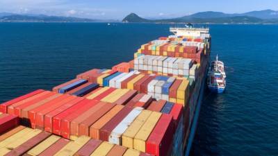 Η οικονομική ύφεση της Κίνας απειλεί την απόδοση ναυτιλιακών μετοχών