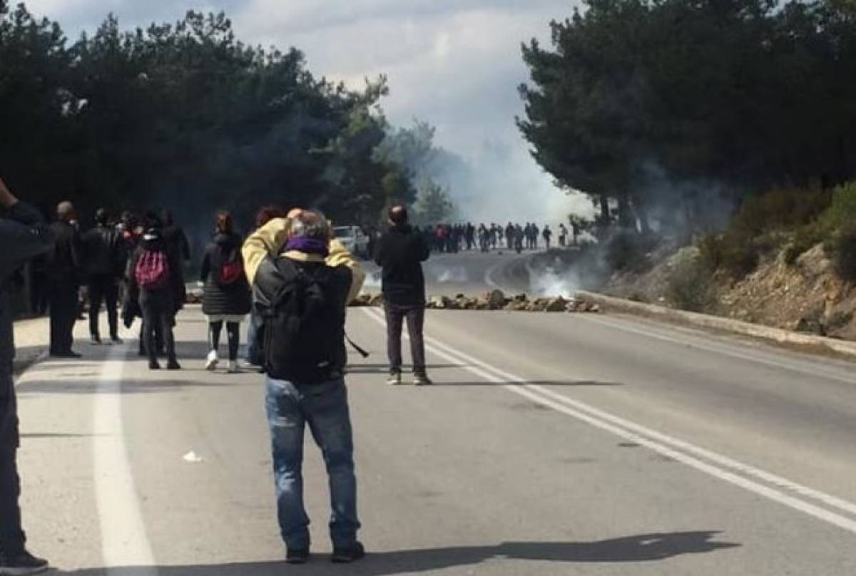 Μεταναστευτικό: Συγκρούσεις με ΜΑΤ σε Χίο και Λέσβο