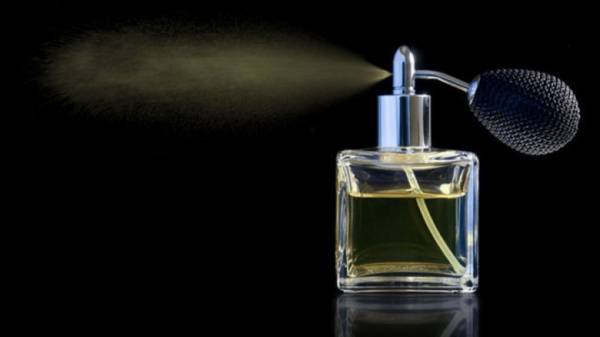 Πρόστιμο 50.000 ευρώ σε e-shop που πουλούσε «μαϊμού» αρώματα