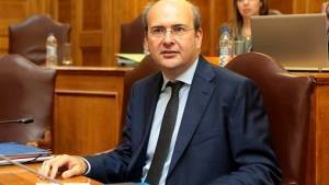 Χατζηδάκης: Έρχονται προγράμματα πολύ μεγαλύτερα από το Εξοικονομώ