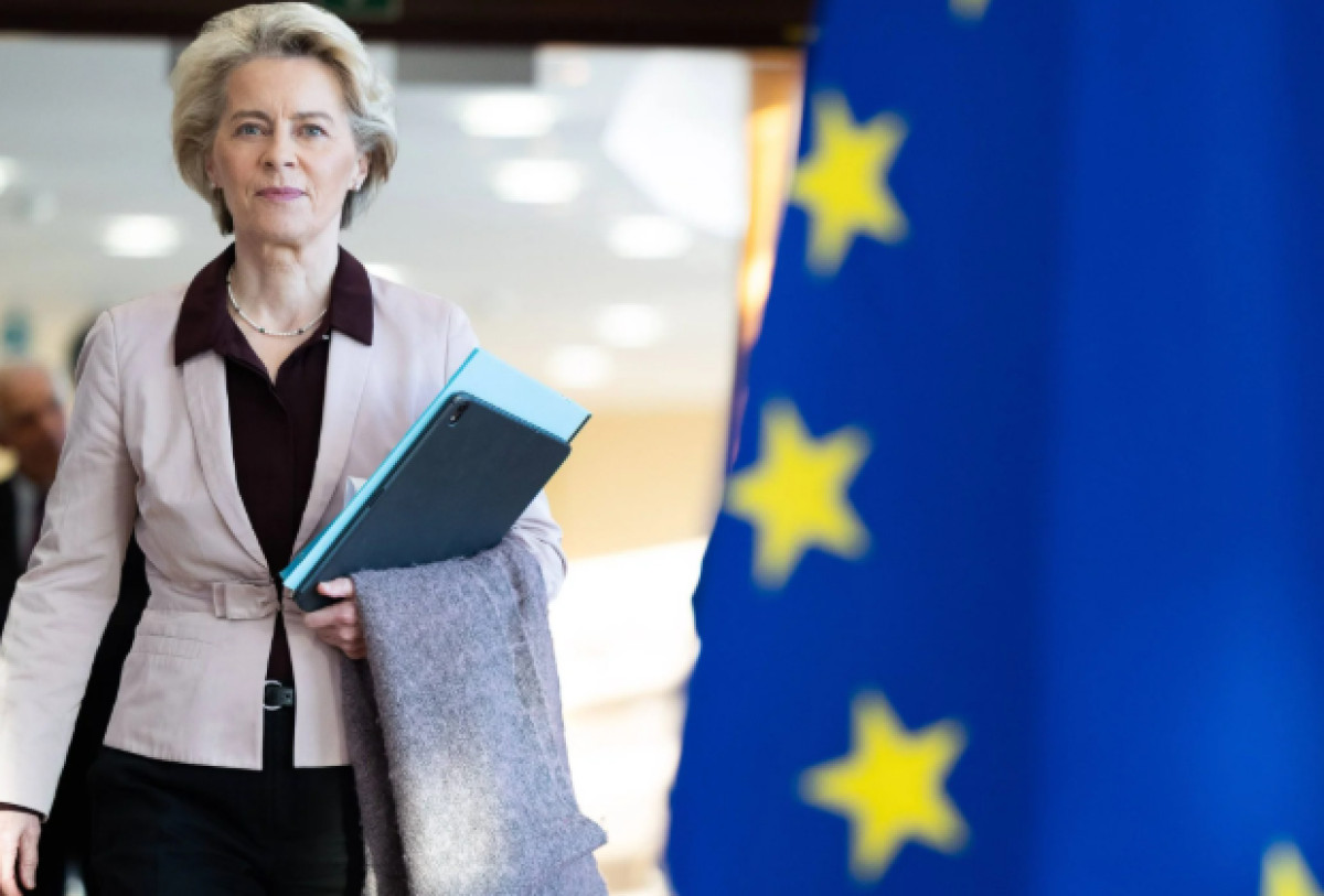Politico: Κατατέθηκε πρόταση μομφής κατά της φον ντερ Λάιεν - Τα επόμενα βήματα