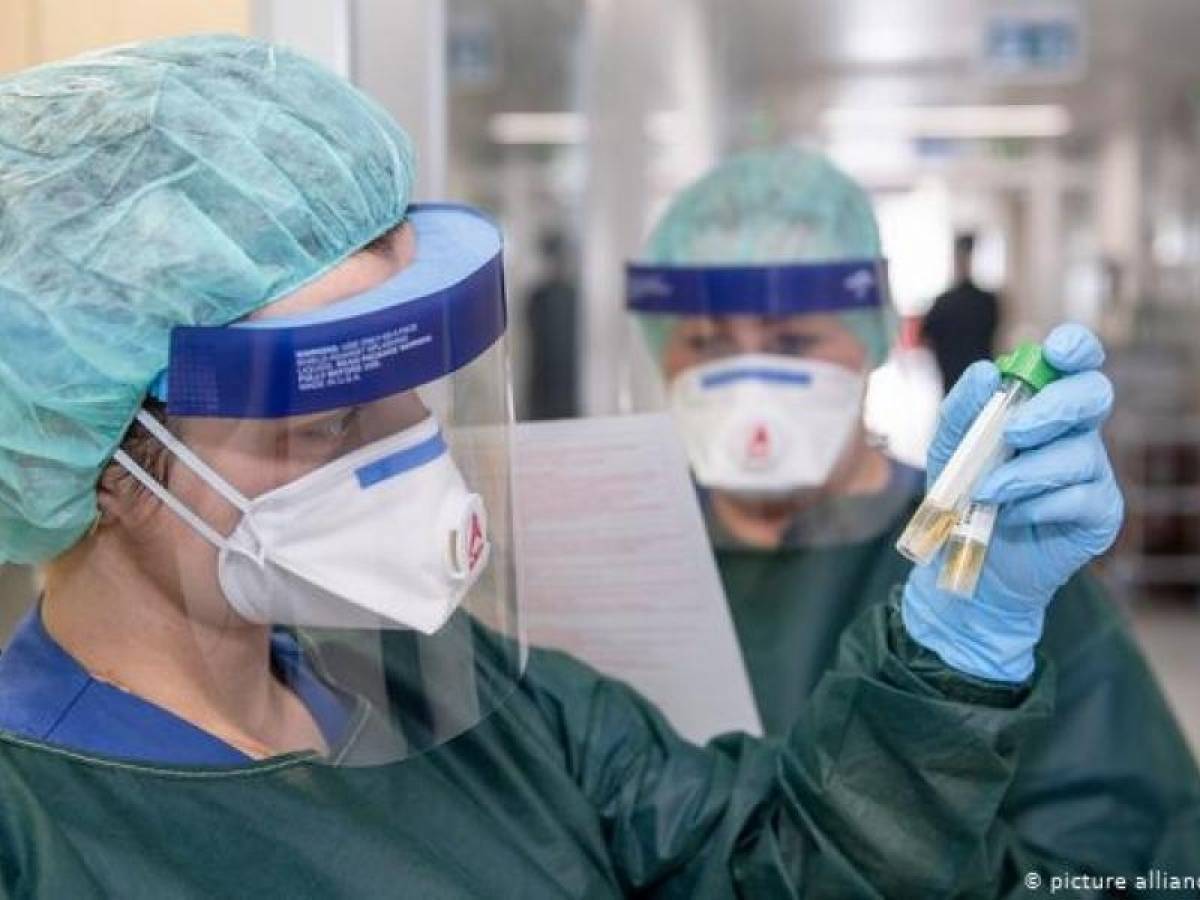 Πάνω από 30.000 τα κρούσματα του κοροναϊού