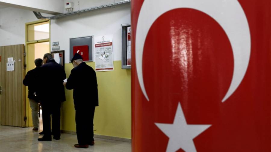 Τουρκία: Καταμέτρηση ψήφων σε 17 περιφέρειες της Κωνσταντινούπολης