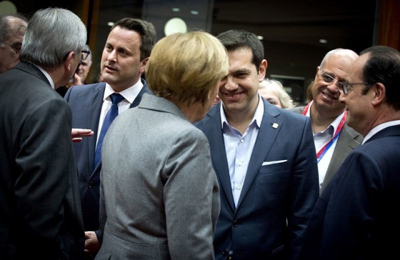 Τσίπρας: Σε «κόκκινη γραμμή» με Γιούνκερ, Μέρκελ, Ολάντ