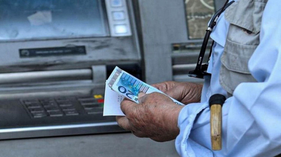 Οι κερδισμένοι συνταξιούχοι από τη φορολόγηση διυλιστηρίων-Έρχεται έκτακτο βοήθημα Χριστουγέννων