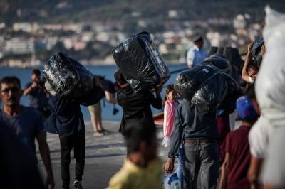 Μετακίνηση 1.000 αιτούντων ασύλου στην ενδοχώρα μέχρι τη Δευτέρα