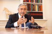 «Καλό Πάσχα» στα ελληνικά από τον Ακιντζί