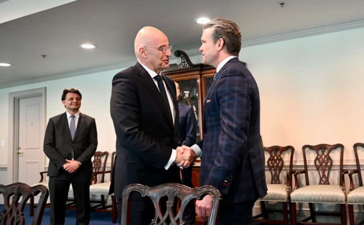 Η ατζέντα της συζήτησης Δένδια–Χέγκσεθ στις ΗΠΑ και η πρόσκληση στον Αμερικανό Υπουργό Άμυνας