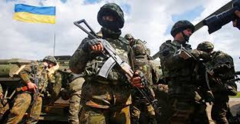 Ουκρανία: Επαναφορά της υποχρεωτικής στράτευσης ζητά το Κοινοβούλιο