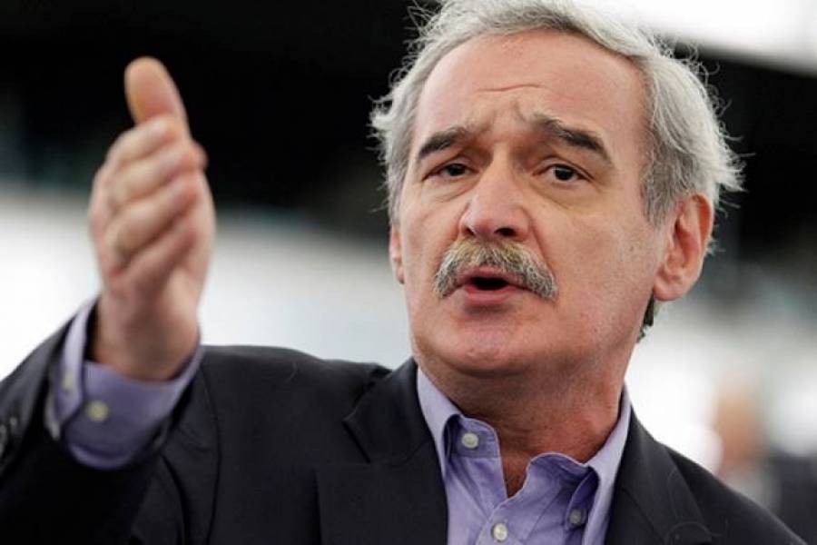Χουντής σε Ντράγκι: Μπορείτε να αποκλείσετε μία νέα ανακεφαλαιοποίηση;