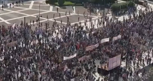 Απεργία για το εργασιακό νομοσχέδιο: Μεγάλη συγκέντρωση στο Σύνταγμα
