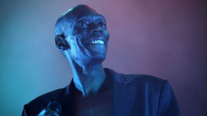 Απεβίωσε ο τραγουδιστής των Faithless, Maxi Jazz