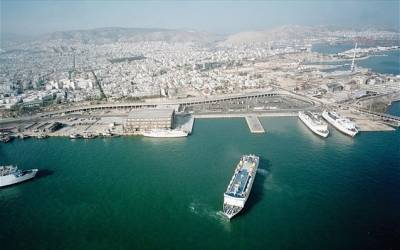 Λιμάνι Πειραιά: «Μάχη» για επενδυτικό πρόγραμμα, ναυπηγεία και τέταρτο προβλήτα