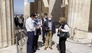 Τσίπρας από Ακρόπολη: Μην κακοποιείτε την πολιτιστική μας κληρονομιά