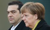 Τσίπρας ασθμαίνων καλεί Μέρκελ για την εμπλοκή ΝΑΤΟ στο προσφυγικό