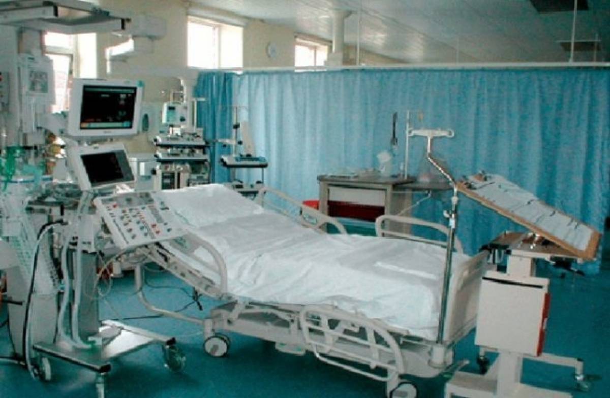 Θεσσαλονίκη: «Κραυγή αγωνίας» από τους γιατρούς–«Σε χώρους εκτός ΜΕΘ διασωληνωμένοι»