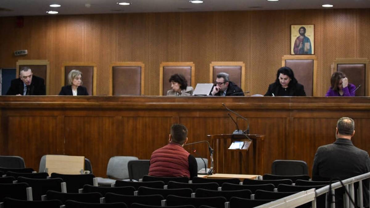 Δίκη Χρυσής Αυγής:Η αντίδραση της προέδρου για τους απόντες κατηγορουμένους