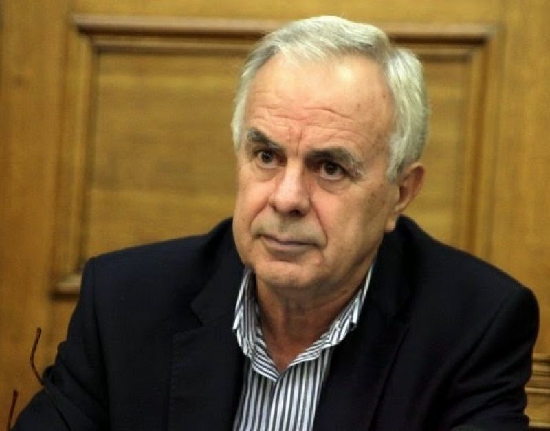 Στις 5 μέρες επαναφέρει τη διάρκεια του γάλακτος ο Β. Αποστόλου