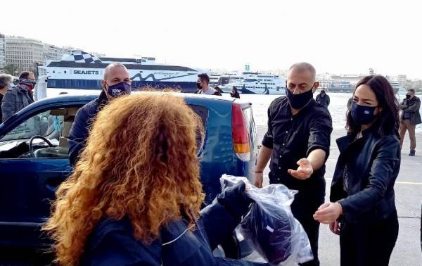 Γεύματα και χειμερινό ρουχισμό μοίρασαν Μιχαηλίδου και Μώραλης σε άστεγους