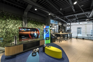 Cosmote: 30 νέα, πλήρως ανακαινισμένα καταστήματα την τελευταία διετία
