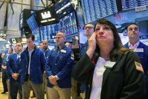 «Κατηφόρα» χωρίς τελειωμό για τη Wall Street