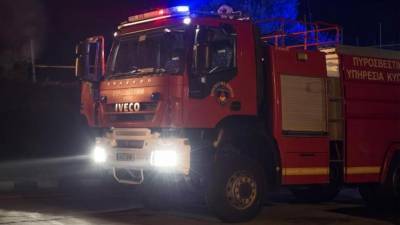 Θεσσαλονίκη: Υπό έλεγχο φωτιά σε αντιπροσωπεία γεωργικών μηχανημάτων