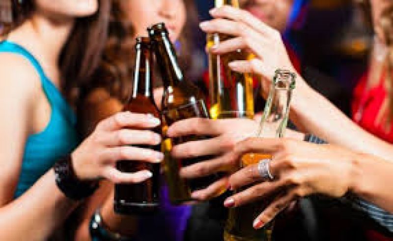 Ήπιατε λίγο παραπάνω; Ακολουθήστε τα tips και κρύψτε την εξάντληση!