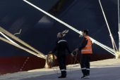 Λιμενεργάτες: Συνεχίζουν τις κινητοποιήσεις-Παράθυρο υποχώρησης για τη συνέχεια