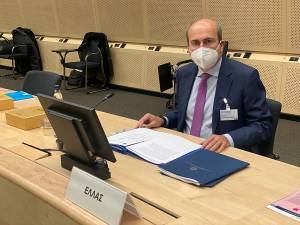 Χατζηδάκης: Αξιοπρεπείς και δίκαιες αμοιβές για όλους τους εργαζόμενους