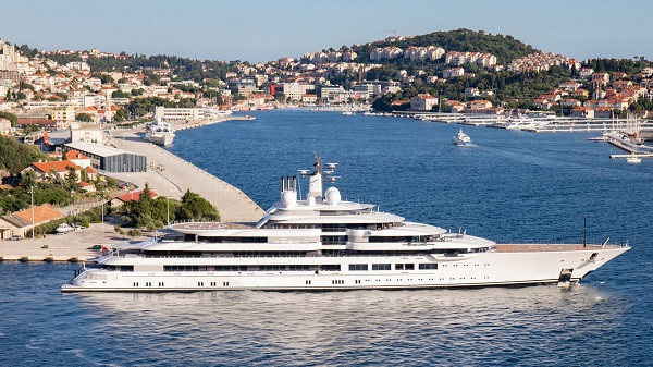 Ιταλία: Κατασχέθηκε προσωρινά superyacht, που φημολογείται ότι ανήκει στον Πούτιν