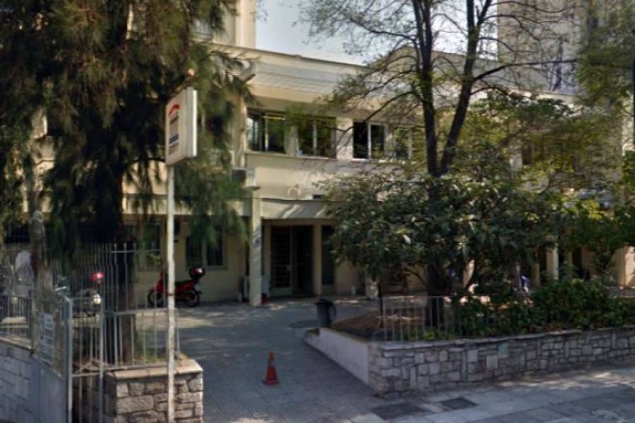 Βίντεο ντοκουμέντο: Σύλληψη γιατρού και νοσηλεύτριας για εικονικό εμβολιασμό