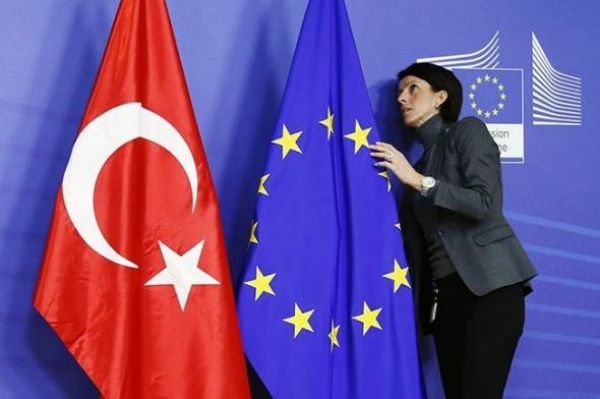 Προσφυγικό: Την Κυριακή (29/11) η Σύνοδος της ΕΕ με Τουρκία