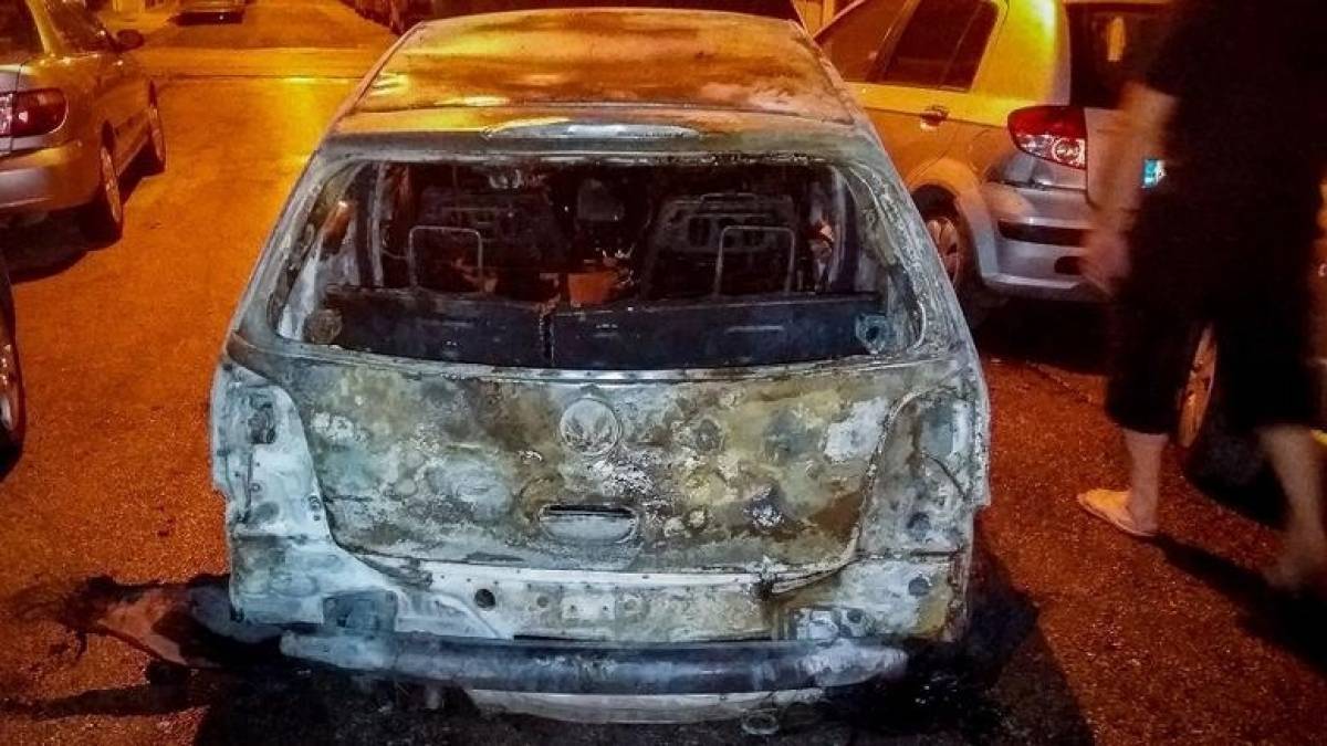 Εμπρησμοί οχημάτων σε Παπάγου και Δουκίσσης Πλακεντίας