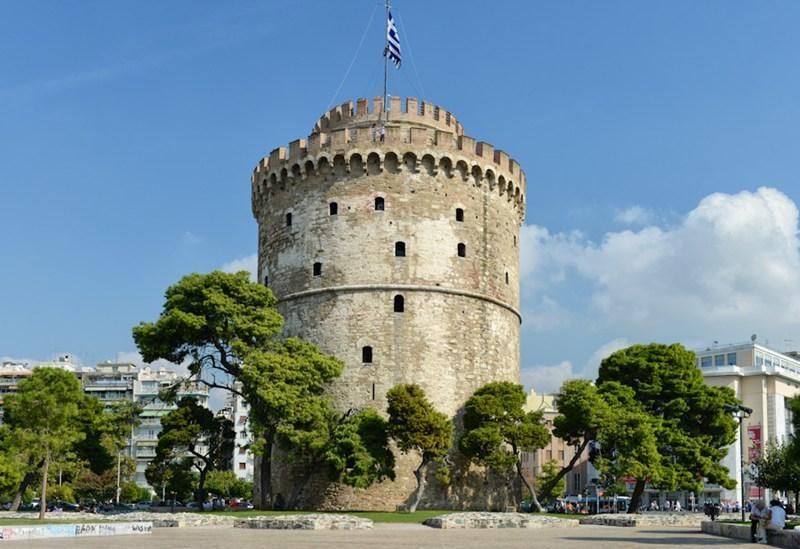 Επιχείρησαν να σηκώσουν την τουρκική σημαία στον Λευκό Πύργο