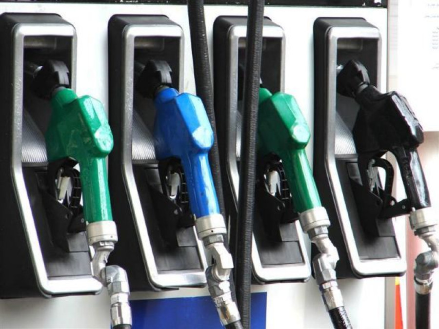 ΙΕΝΕ: Απ’τις υψηλότερες στην Ευρώπη οι τιμές καυσίμων στην Ελλάδα