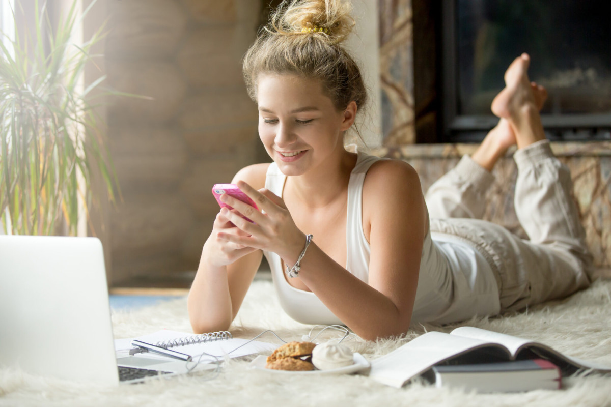 Γιατί το smartphone στα 12 συνδέεται με διατροφικές διαταραχές στους εφήβους;
