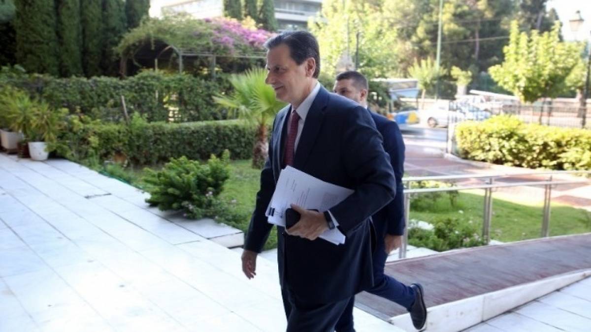 Σκυλακάκης: Τις επόμενες ημέρες οι αποφάσεις για τις επιταγές