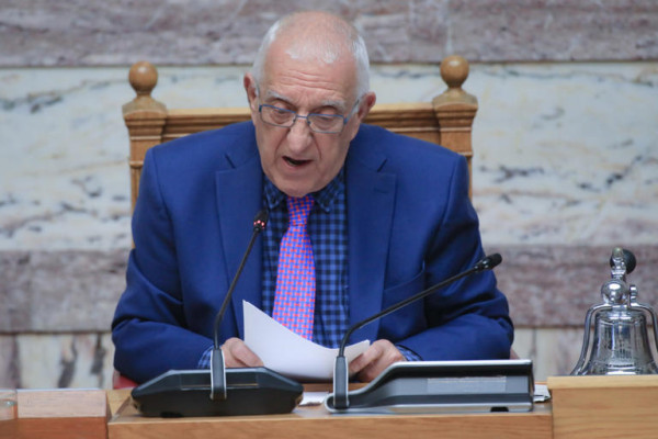 «Χρονοκόφτης» στη Βουλή από Νοέμβριο: Τέλος στις απεριόριστες παρεμβάσεις αρχηγών και υπουργών