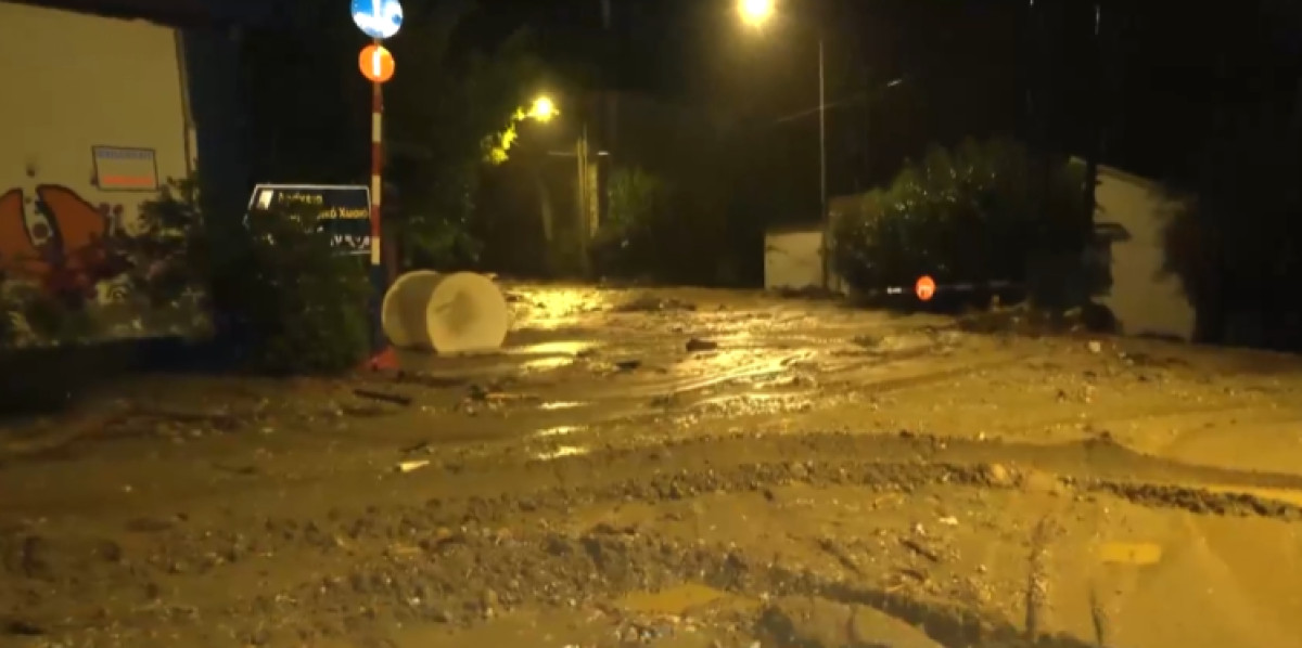 «Πνίγηκε» ο Βόλος από την κακοκαιρία- Μπέος: Κινδύνευσαν ζωές