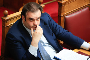 Πιερρακάκης: Ακροδεξιά τρολ με συσχετίσουν με διασπάθιση κονδυλίων για ψηφιακά έργα – Οι απαντήσεις στα δικαστήρια