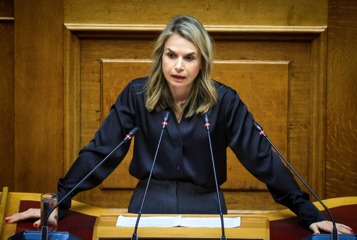 Αποστολάκη: Κατά συρροή η παραβίαση του κράτους δικαίου
