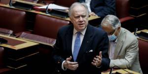 Κατρούγκαλος: Είστε υπερήφανοι για τις... βόλτες του Ορούτς Ρέις;