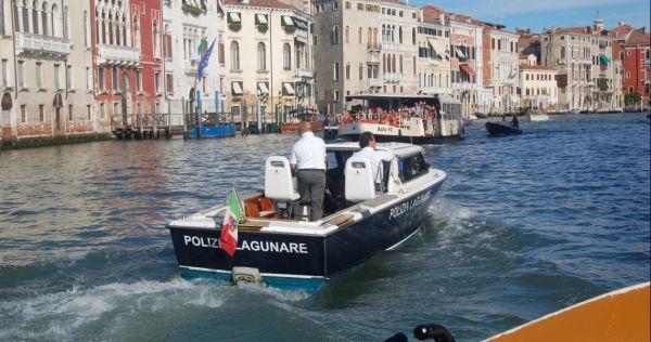 Συλλήψεις τριών υπόπτων τζιχαντιστών στη Βενετία