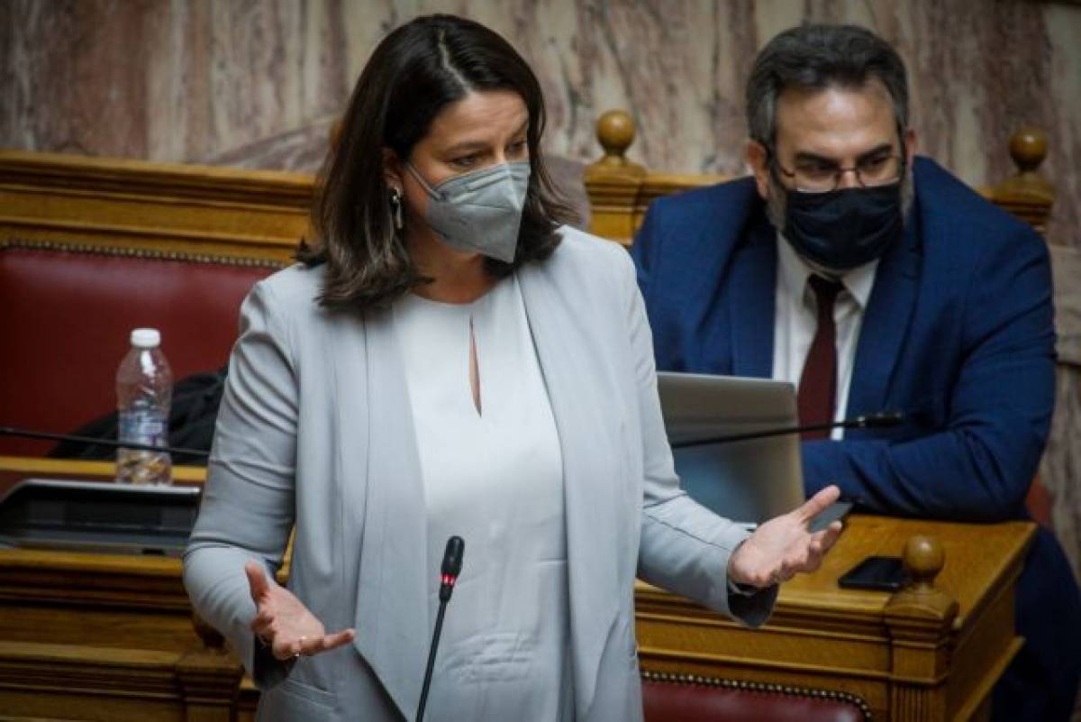 Το... ξέκοψε για αναστολή λειτουργίας των σχολείων η Κεραμέως