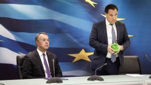 Αλλαγή πλεύσης Γεωργιάδη για τον ΦΠΑ- «Φρένο» και από Σταϊκούρα
